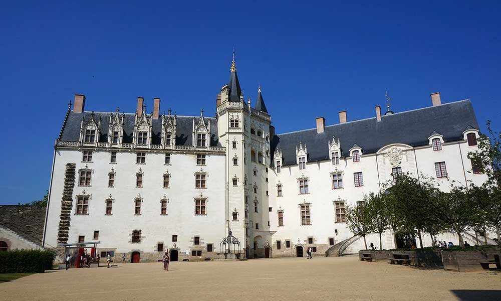 Voyages-Traditours-Chateaux-Loire-Ducs-Bretagne