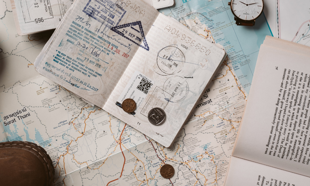 Carte du monde et passeport