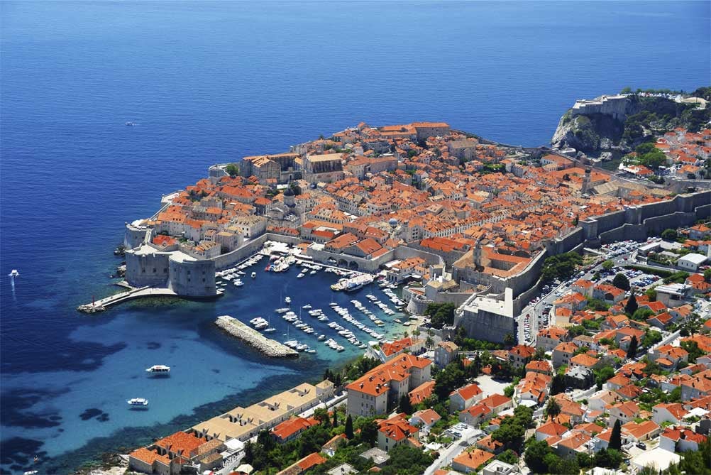iStock_000066752083_Dubrovnik-Croatie