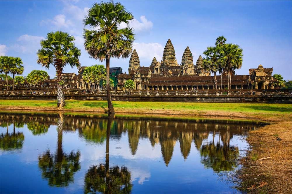 iStock_000070296663_Angkor-Cambodge