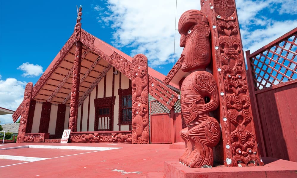 shutterstock_111120533-New-Zealand-carved-maori