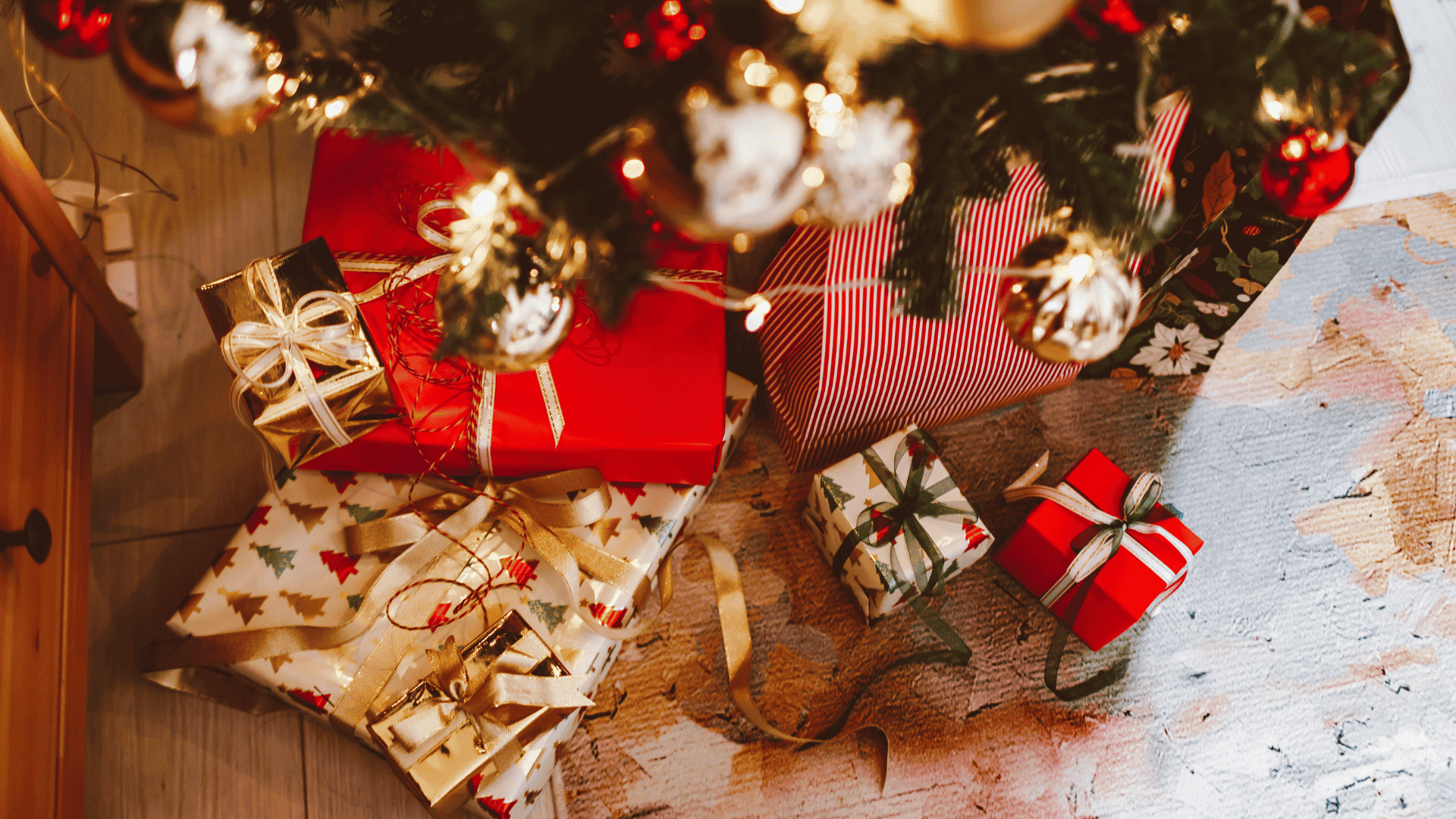 Cadeaux de Noël sous la sapin